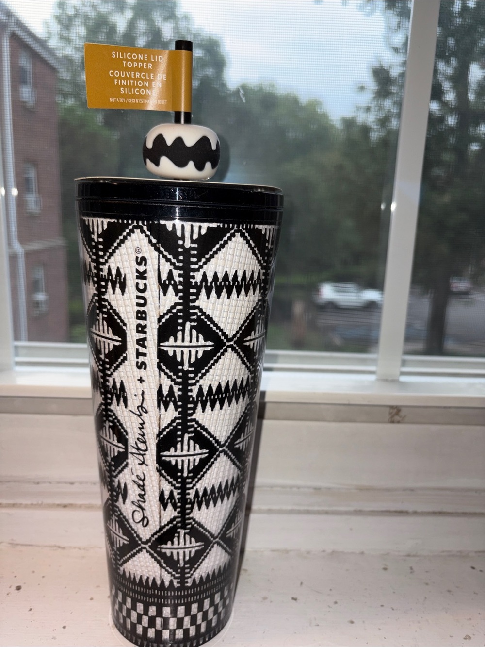 24oz Starbucks Black and White Geometric Travel Tumbler with Silicone Lid Topper